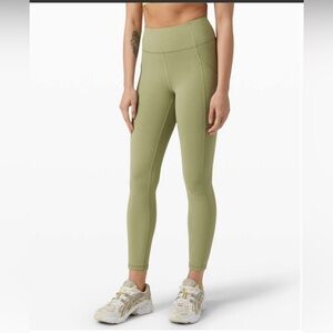 Lululemon Invigorate High-Rise Tight 25"
Vista Green